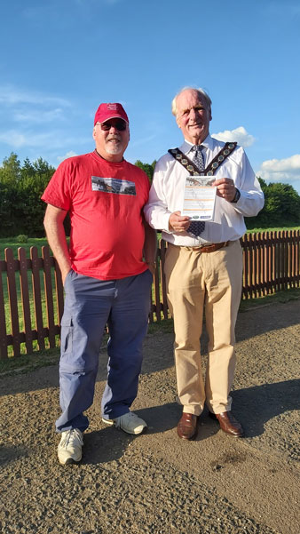 Ian Deavin with the Mayor of Shefford